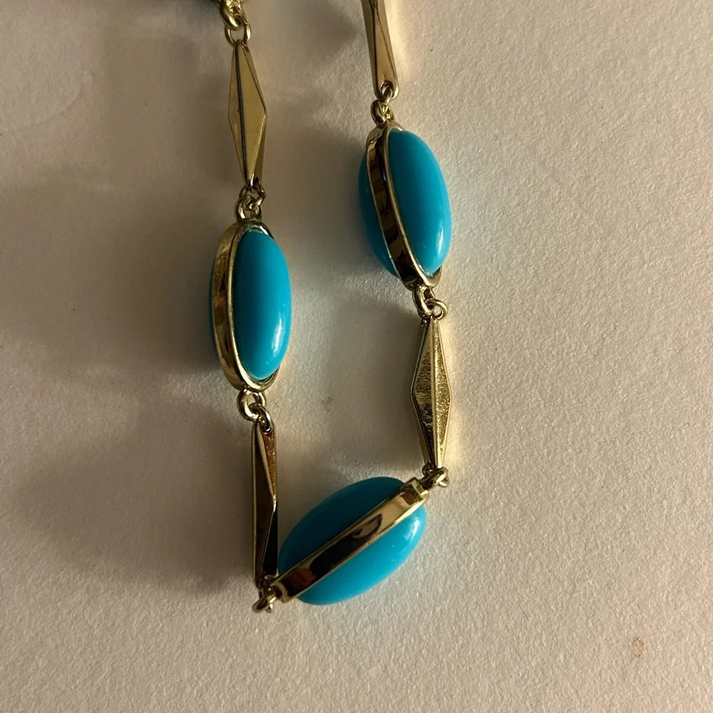J.Crew Necklace Turquoise double sided Oval Beads, gold Diamond-shape links 34”